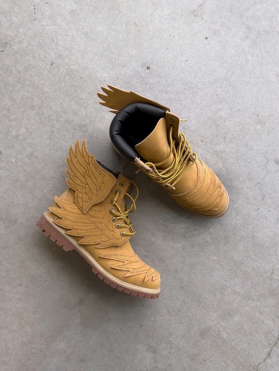 Bravest Studios WING BOOTS Brand New with Box